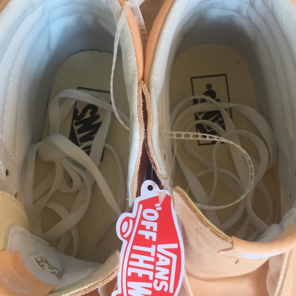 [ VANS ]  NEW! Peach Hi Top Shoes / Size 9.5 - Picture 5 of 6
